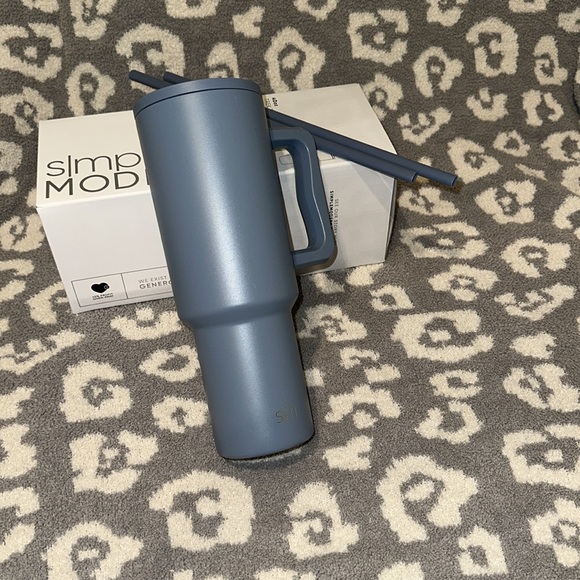 Simple Modern TREK 40oz Tumbler in  Blue Dune 😍 New & Never Used 😍 - Picture 11 of 17